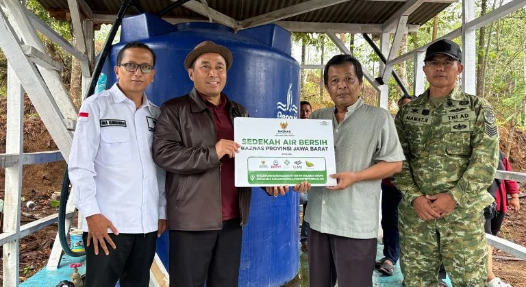 Zakat-Hadirkan-Harapan-Baru-BAZNAS-Jabar-Alirkan-Air-Bersih-untuk-Warga-Pelosok-Tasikmalaya